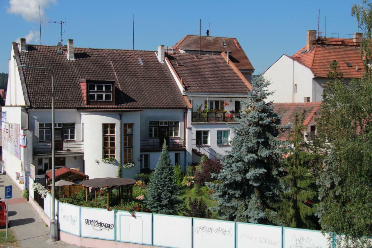 Apartman Brasov, Tyn Nad Vltavou Exterior photo